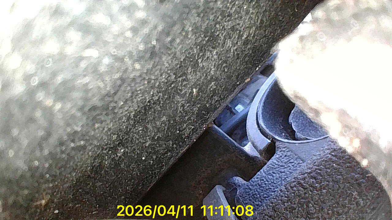 Endoskopaufnahme eines verdeckten Bauteilbereichs hinter der Lkw-Frontverkleidung